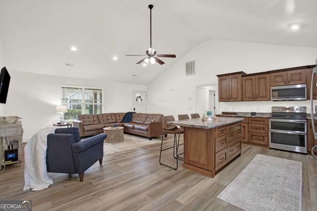 210 Madison Drive SW, Calhoun, GA 30701