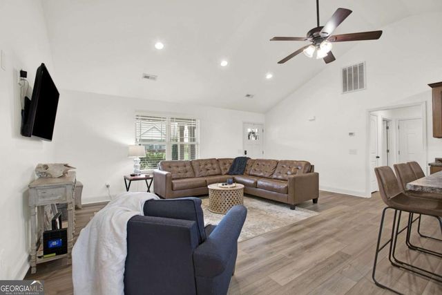 210 Madison Drive SW, Calhoun, GA 30701