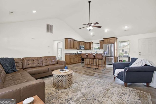 210 Madison Drive SW, Calhoun, GA 30701