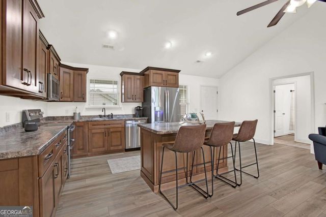 210 Madison Drive SW, Calhoun, GA 30701