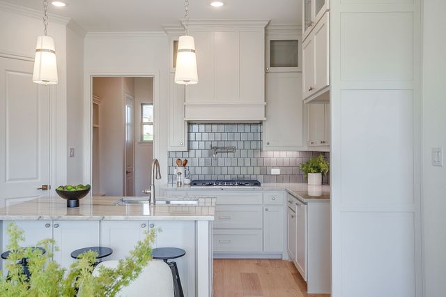 324 Slimp Bluff, Azle, TX 76020