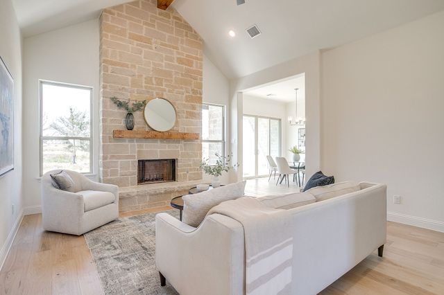 324 Slimp Bluff, Azle, TX 76020