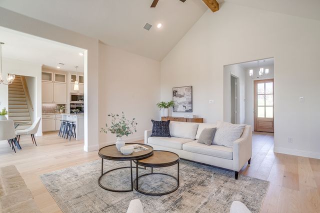 324 Slimp Bluff, Azle, TX 76020