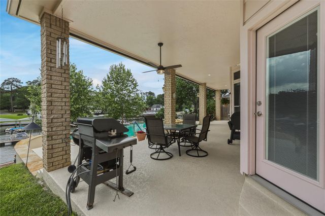 12516 Lake Vista Drive, Willis, TX 77318