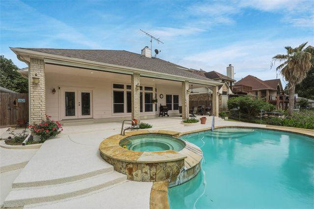 12516 Lake Vista Drive, Willis, TX 77318