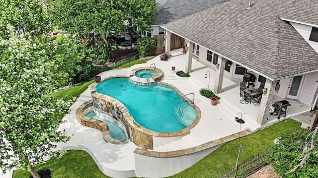 12516 Lake Vista Drive, Willis, TX 77318