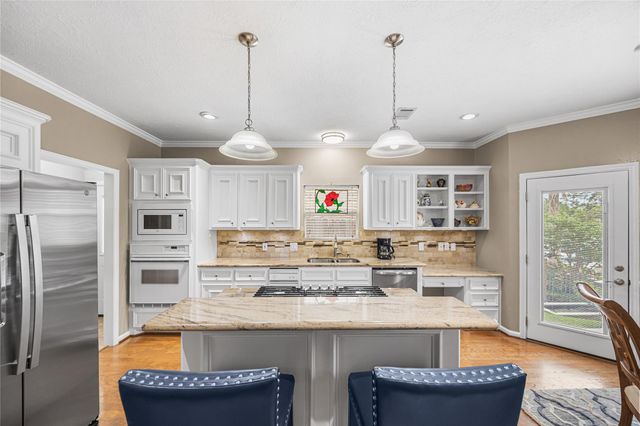 12516 Lake Vista Drive, Willis, TX 77318