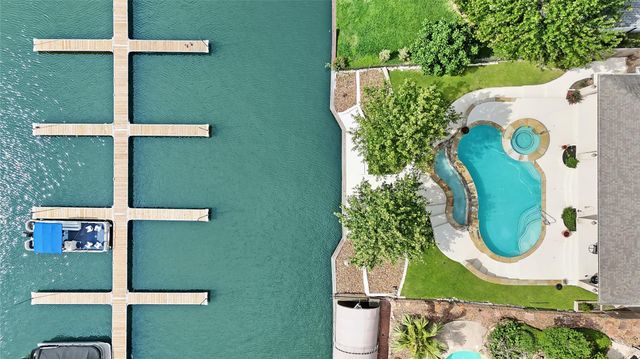 12516 Lake Vista Drive, Willis, TX 77318