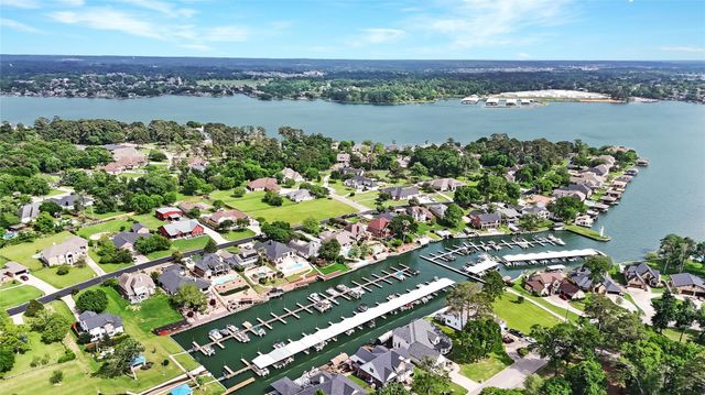 12516 Lake Vista Drive, Willis, TX 77318