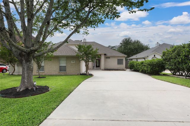 12516 Lake Vista Drive, Willis, TX 77318