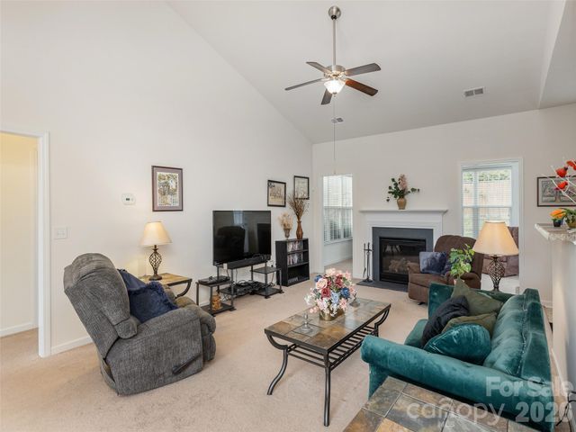 83 E Swift Creek Road, Fletcher, NC 28732