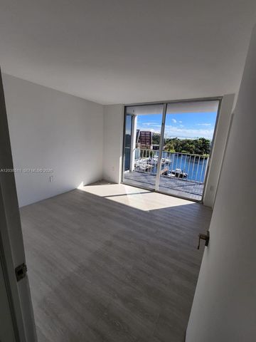 1700 NW N River Dr 606, Miami, FL 33125