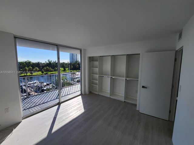 1700 NW N River Dr 606, Miami, FL 33125
