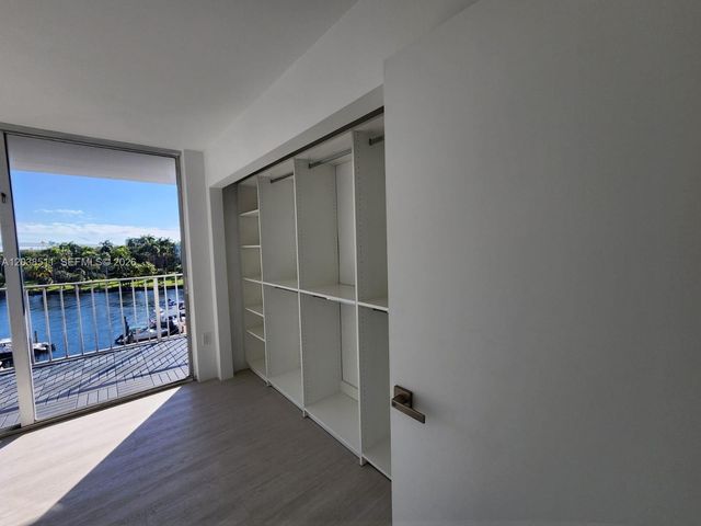 1700 NW N River Dr 606, Miami, FL 33125