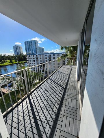 1700 NW N River Dr 606, Miami, FL 33125