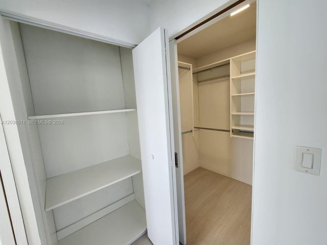 1700 NW N River Dr 606, Miami, FL 33125