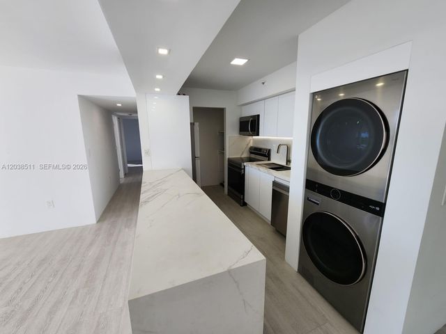 1700 NW N River Dr 606, Miami, FL 33125