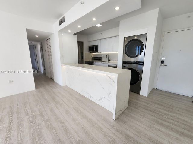 1700 NW N River Dr 606, Miami, FL 33125