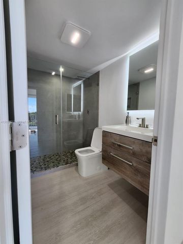 1700 NW N River Dr 606, Miami, FL 33125