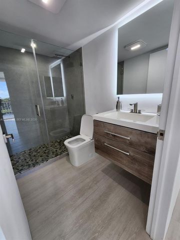 1700 NW N River Dr 606, Miami, FL 33125