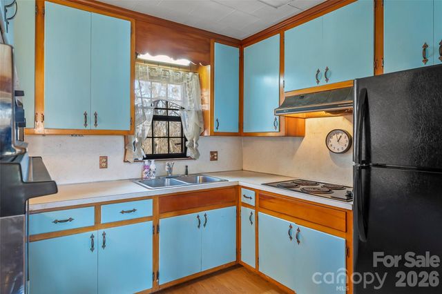 4676 Bowman Road, Hickory, NC 28602