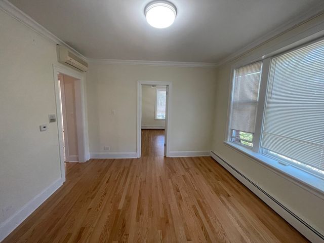 7025 N DAMEN Avenue 3, Chicago, IL 60645