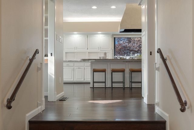 9205 Tanoan Drive NE, Albuquerque, NM 87111