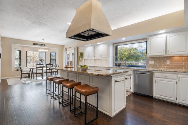 9205 Tanoan Drive NE, Albuquerque, NM 87111