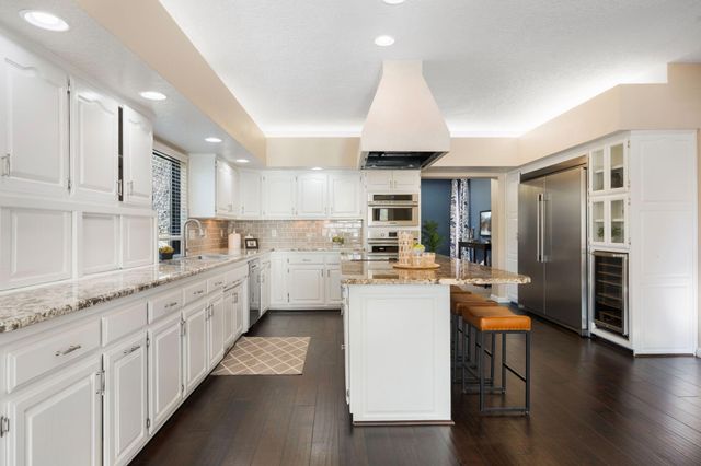 9205 Tanoan Drive NE, Albuquerque, NM 87111