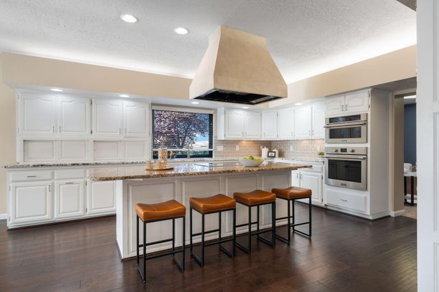 9205 Tanoan Drive NE, Albuquerque, NM 87111