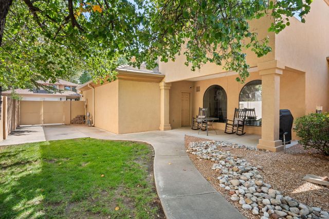 9205 Tanoan Drive NE, Albuquerque, NM 87111