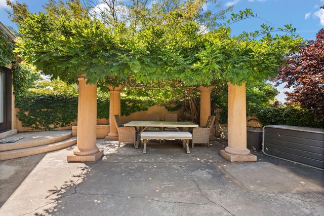 9205 Tanoan Drive NE, Albuquerque, NM 87111