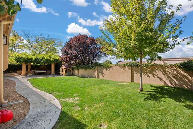 9205 Tanoan Drive NE, Albuquerque, NM 87111