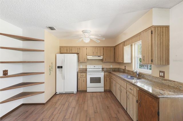 525 SANDY PINES DRIVE, Orange City, FL 32763