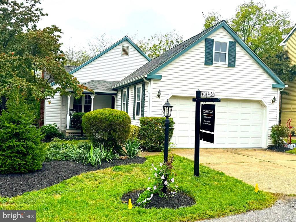 332 LOUDOUN ST SW, Leesburg, VA 20175