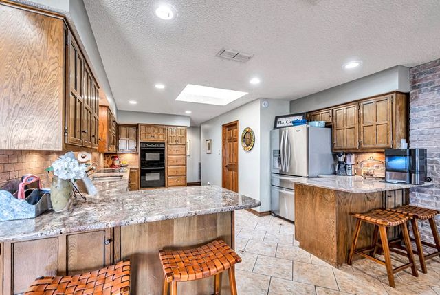 6 Hummingbird, Odessa, TX 79761