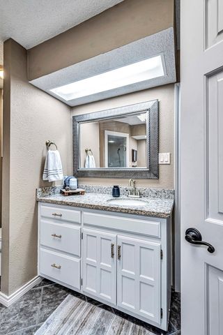 6 Hummingbird, Odessa, TX 79761