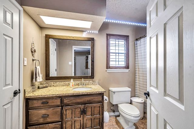 6 Hummingbird, Odessa, TX 79761