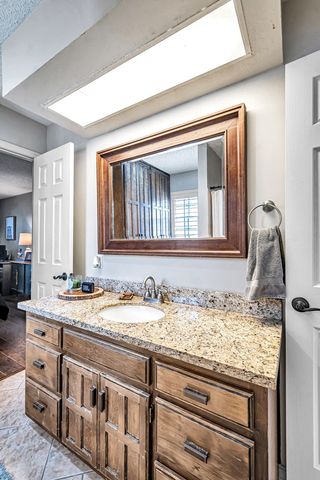 6 Hummingbird, Odessa, TX 79761