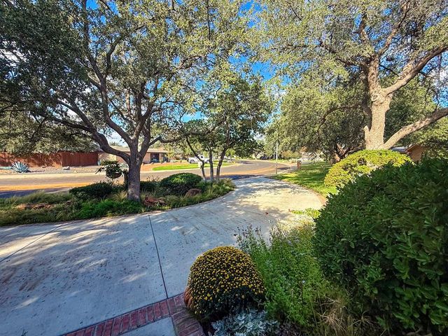 6 Hummingbird, Odessa, TX 79761