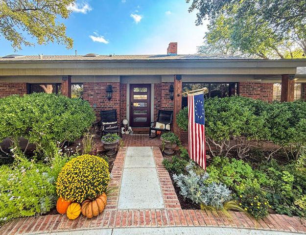 6 Hummingbird, Odessa, TX 79761