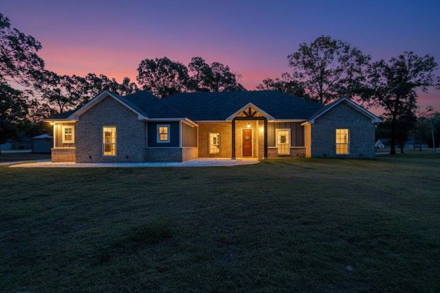 497 Willow Creek Ranch Road, Gladewater, TX 75647