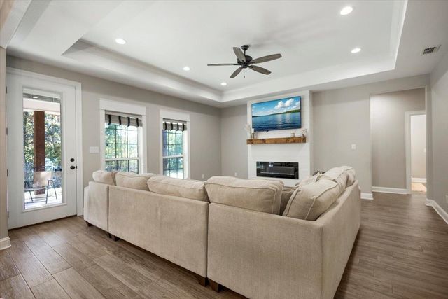 497 Willow Creek Ranch Road, Gladewater, TX 75647