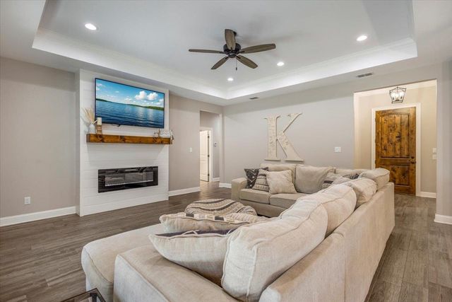 497 Willow Creek Ranch Road, Gladewater, TX 75647