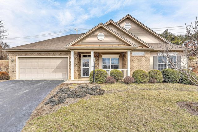 1365 Aarons Run CIR, Salem, VA 24153