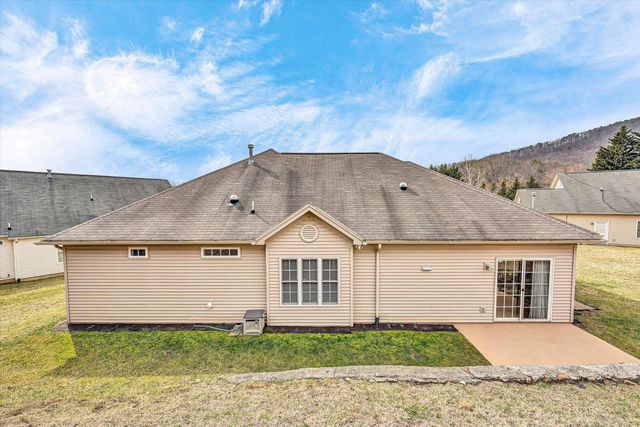 1365 Aarons Run CIR, Salem, VA 24153