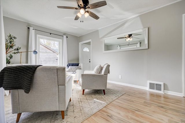 1822 55th Street, Des Moines, IA 50310