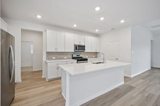 706 Edgehurst Drive, Princeton, TX 75071