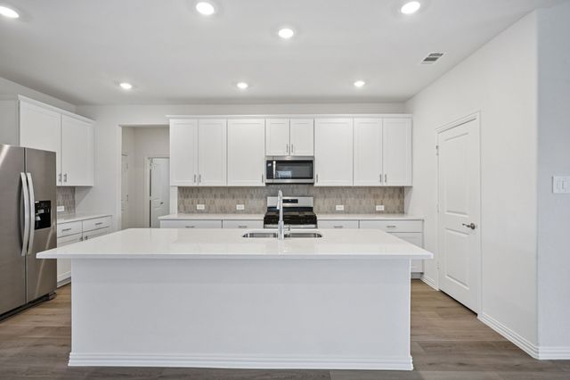 706 Edgehurst Drive, Princeton, TX 75071