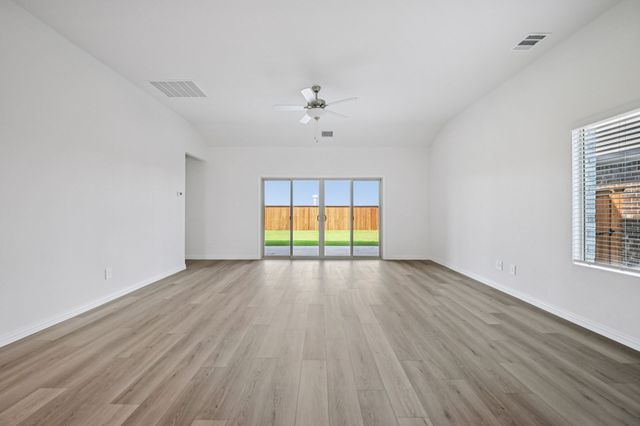 706 Edgehurst Drive, Princeton, TX 75071